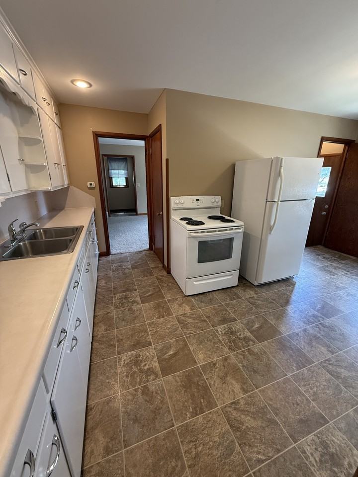 316 W 34th St #316 - Photo 2 of 10