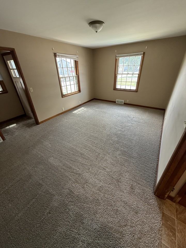 316 W 34th St #316 - Photo 3 of 10