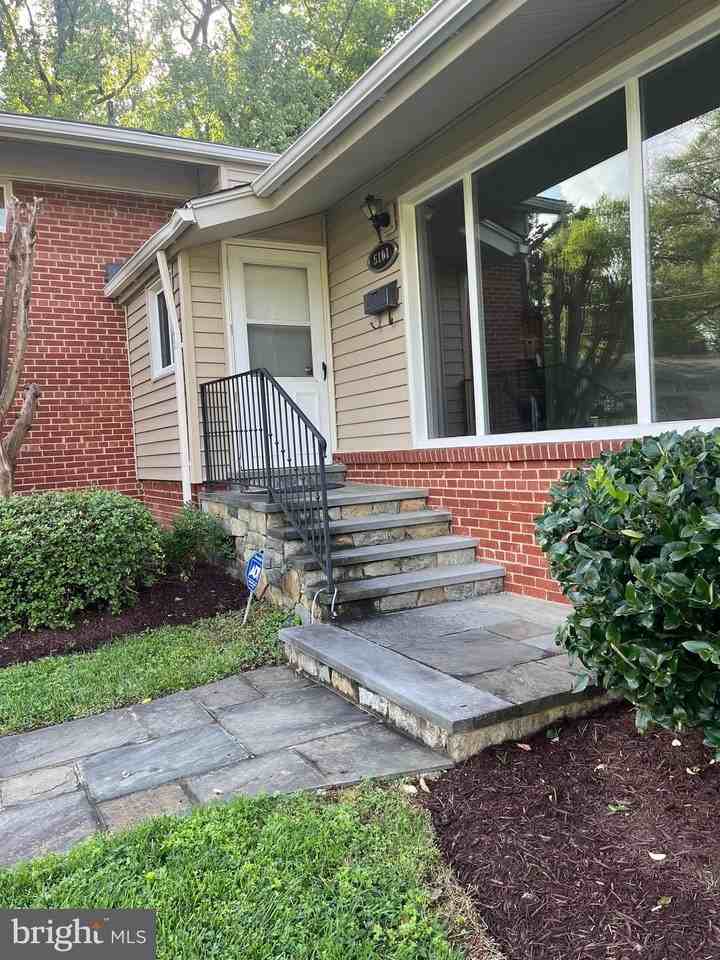 5101 Danbury Rd - Photo 3 of 17