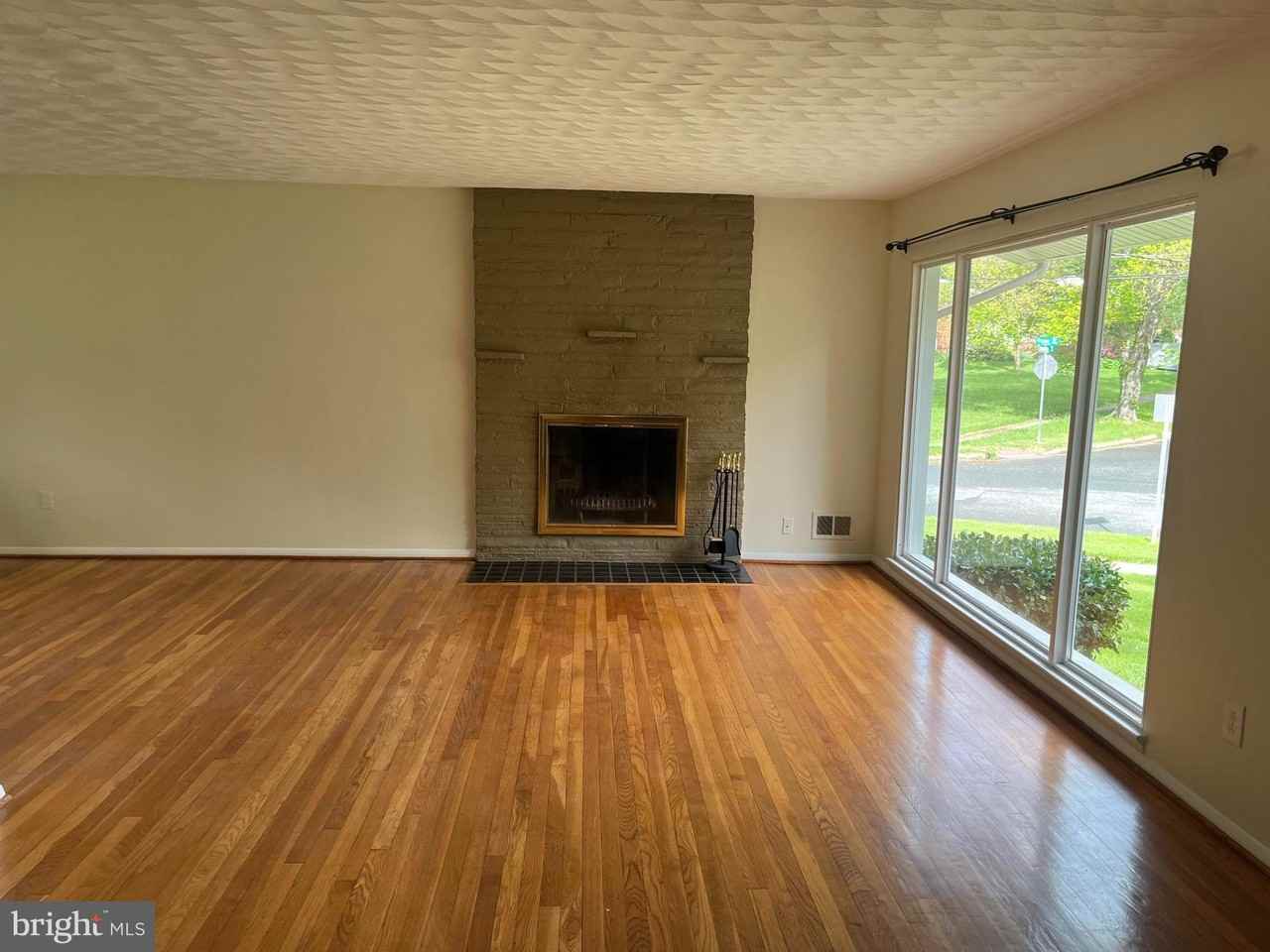 5101 Danbury Rd - Photo 5 of 17
