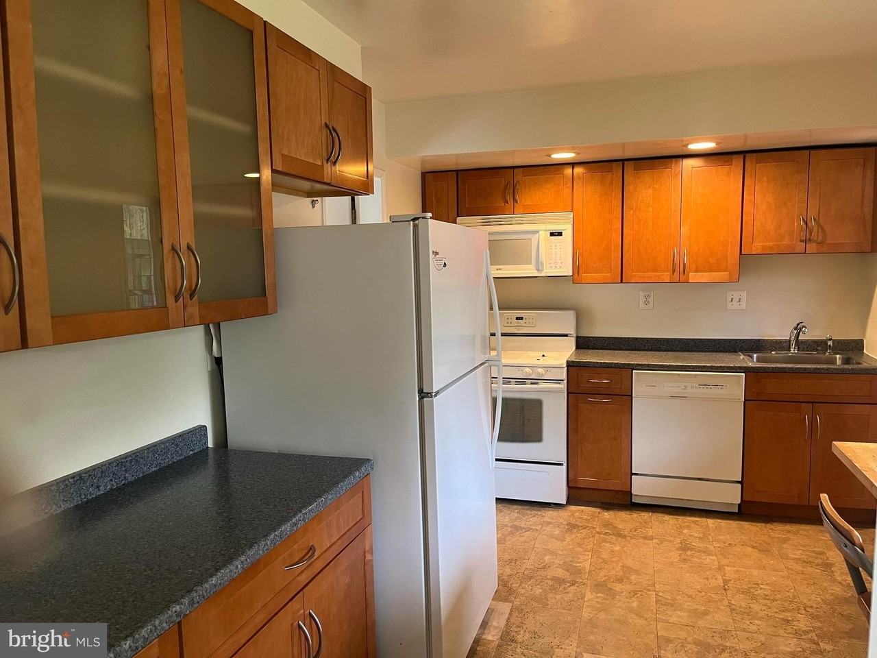 5101 Danbury Rd - Photo 7 of 17