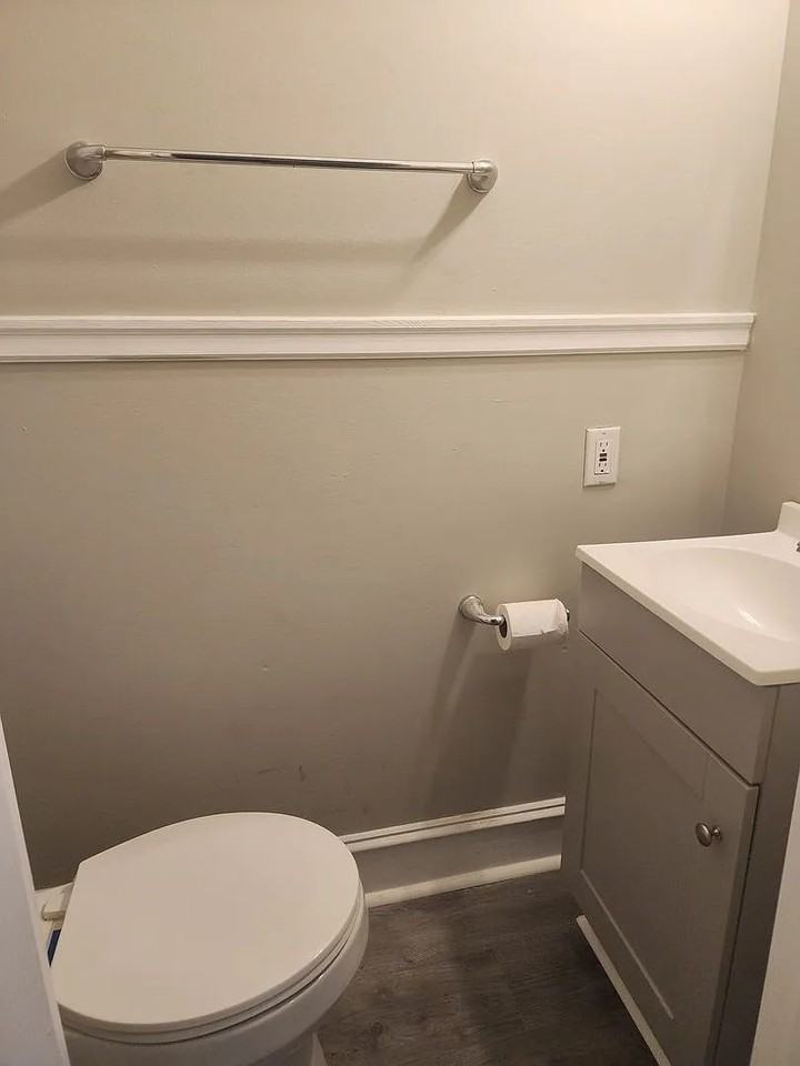 126 N Oak Ave #126 - Photo 7 of 8