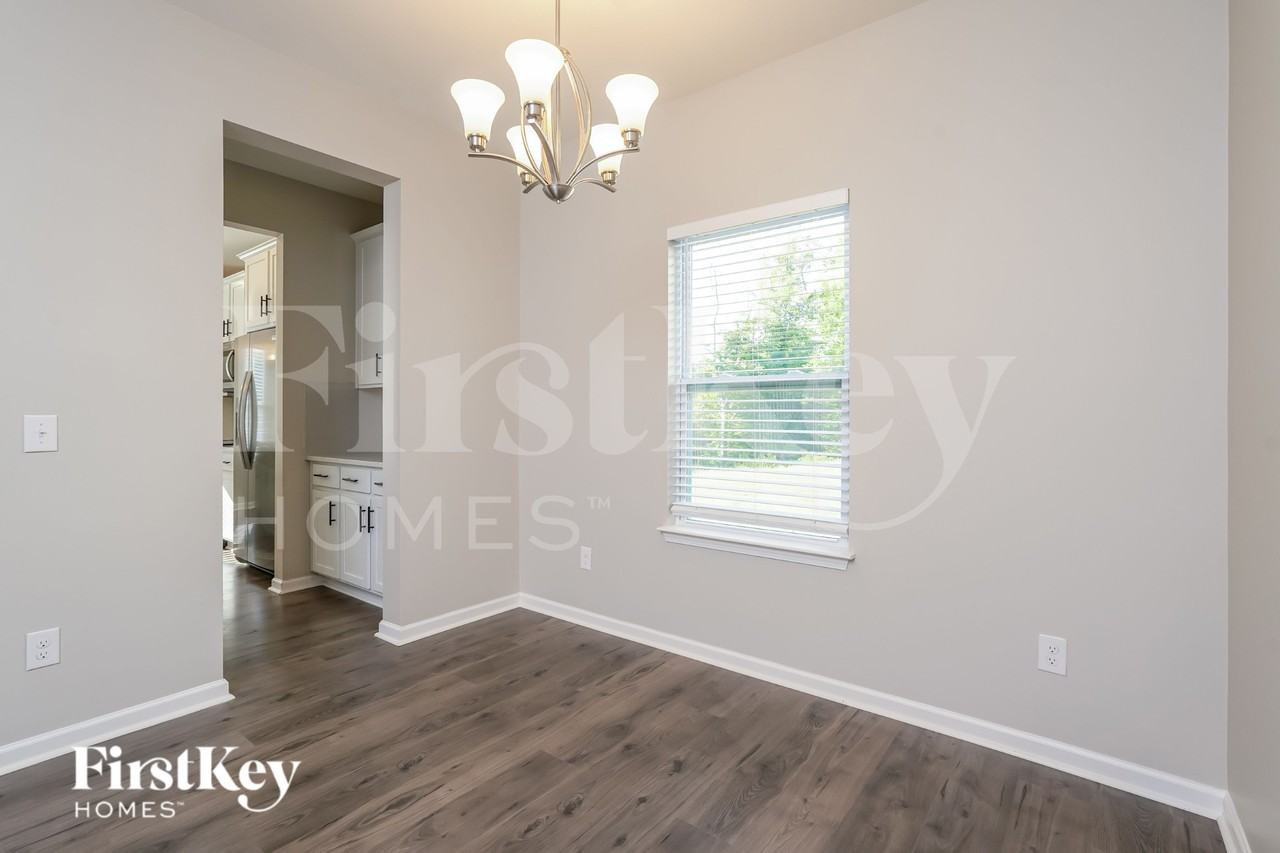 2377 Dukes Hollow Ct - Photo 5 of 19