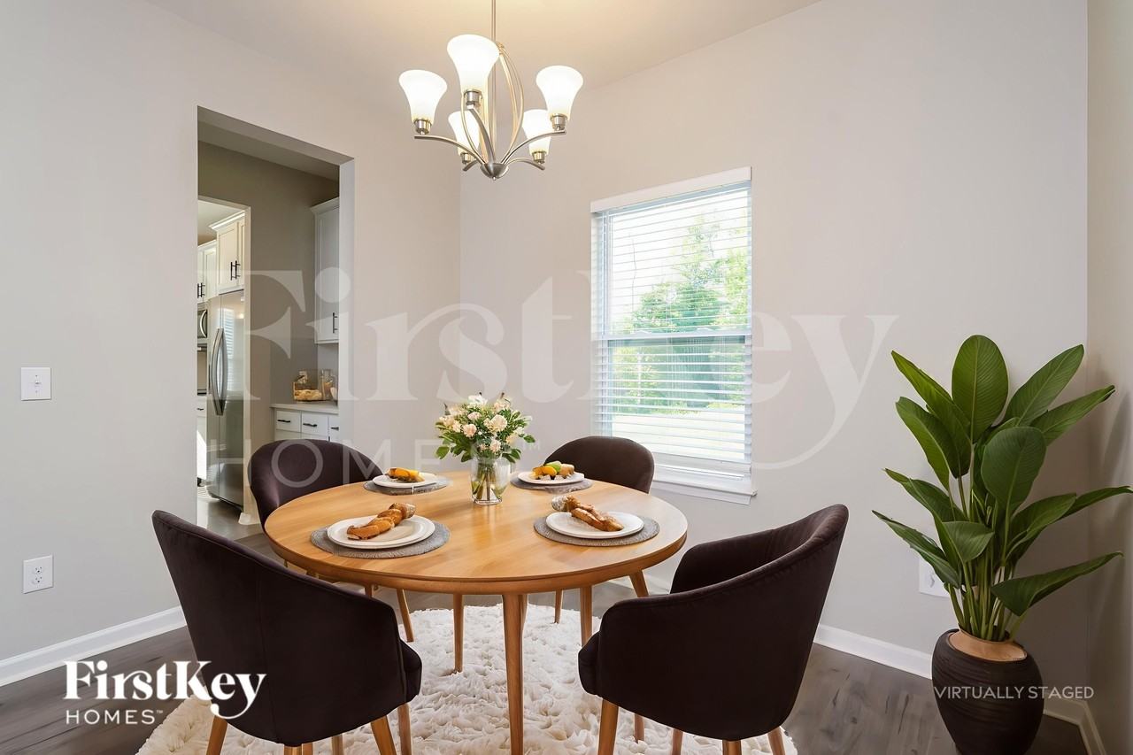 2377 Dukes Hollow Ct - Photo 6 of 19