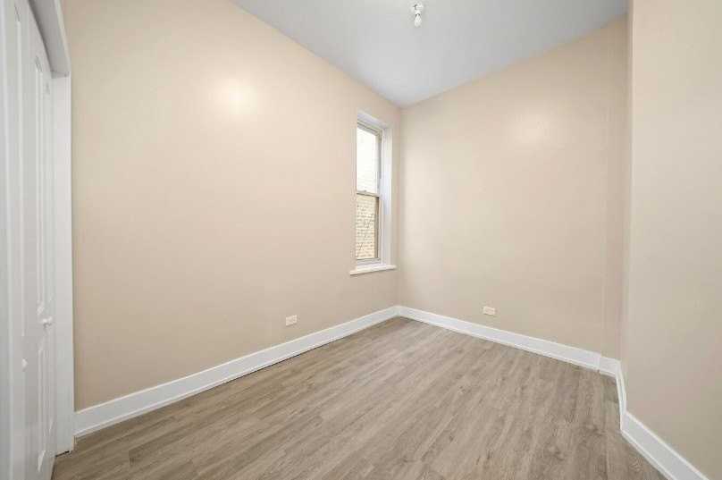 1922 S Leavitt St #3R - Photo 2 of 8