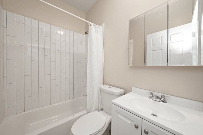 1922 S Leavitt St #3R - Photo 7 of 8