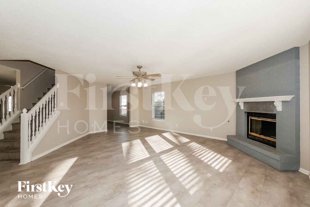 6845 Woodland Heights Dr - Photo 3 of 16