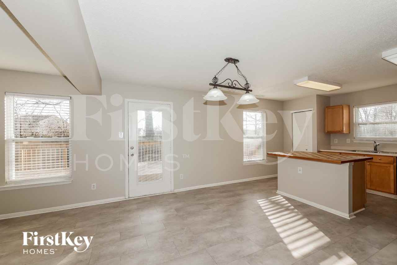 6845 Woodland Heights Dr - Photo 5 of 16