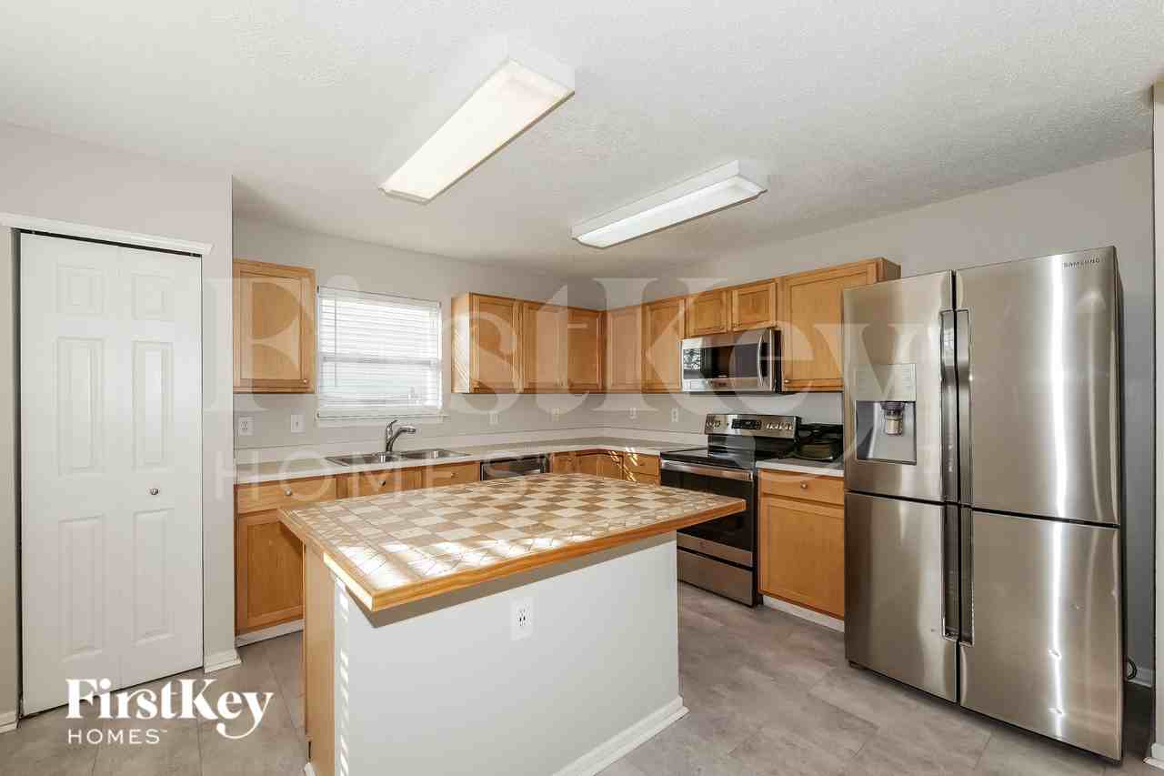 6845 Woodland Heights Dr - Photo 6 of 16