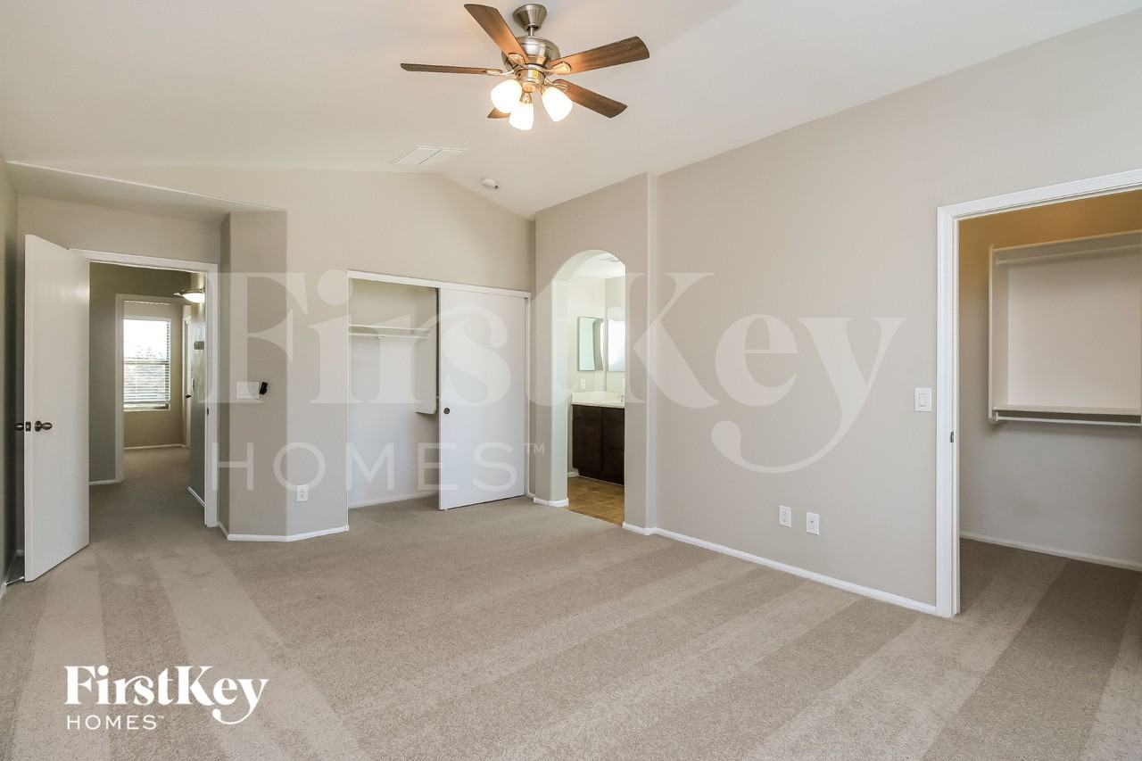 1422 E Penny Ln - Photo 7 of 15