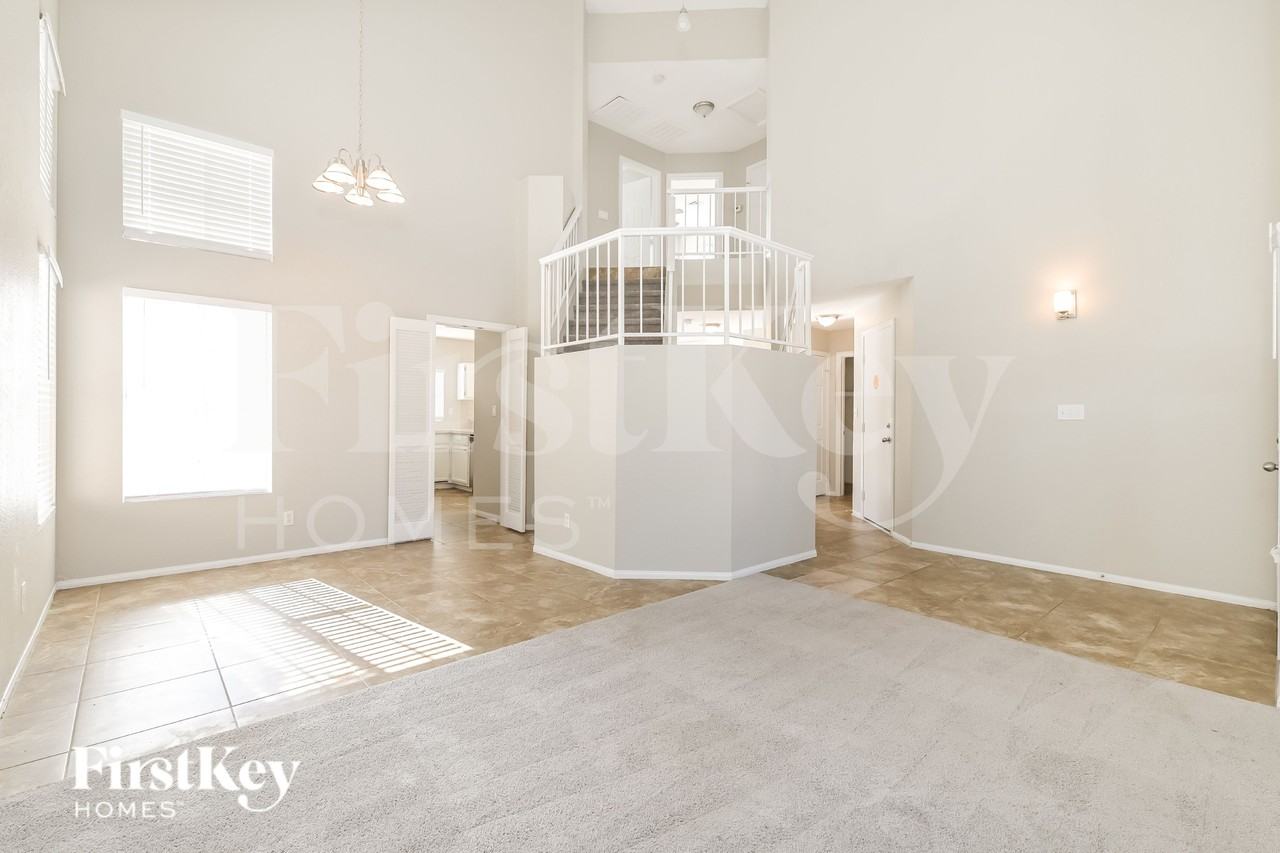 1711 Toltec Cir - Photo 3 of 16