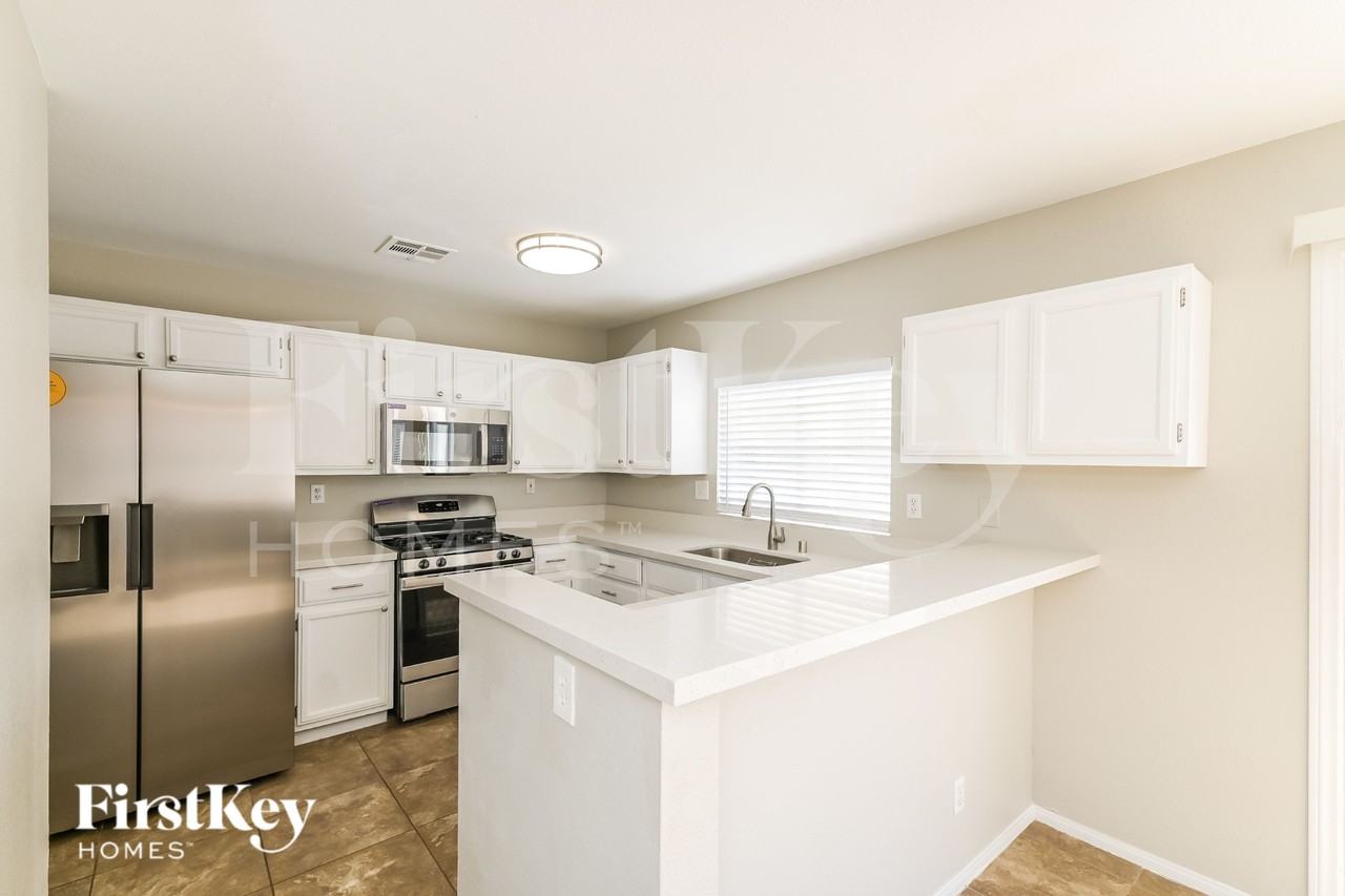 1711 Toltec Cir - Photo 6 of 16