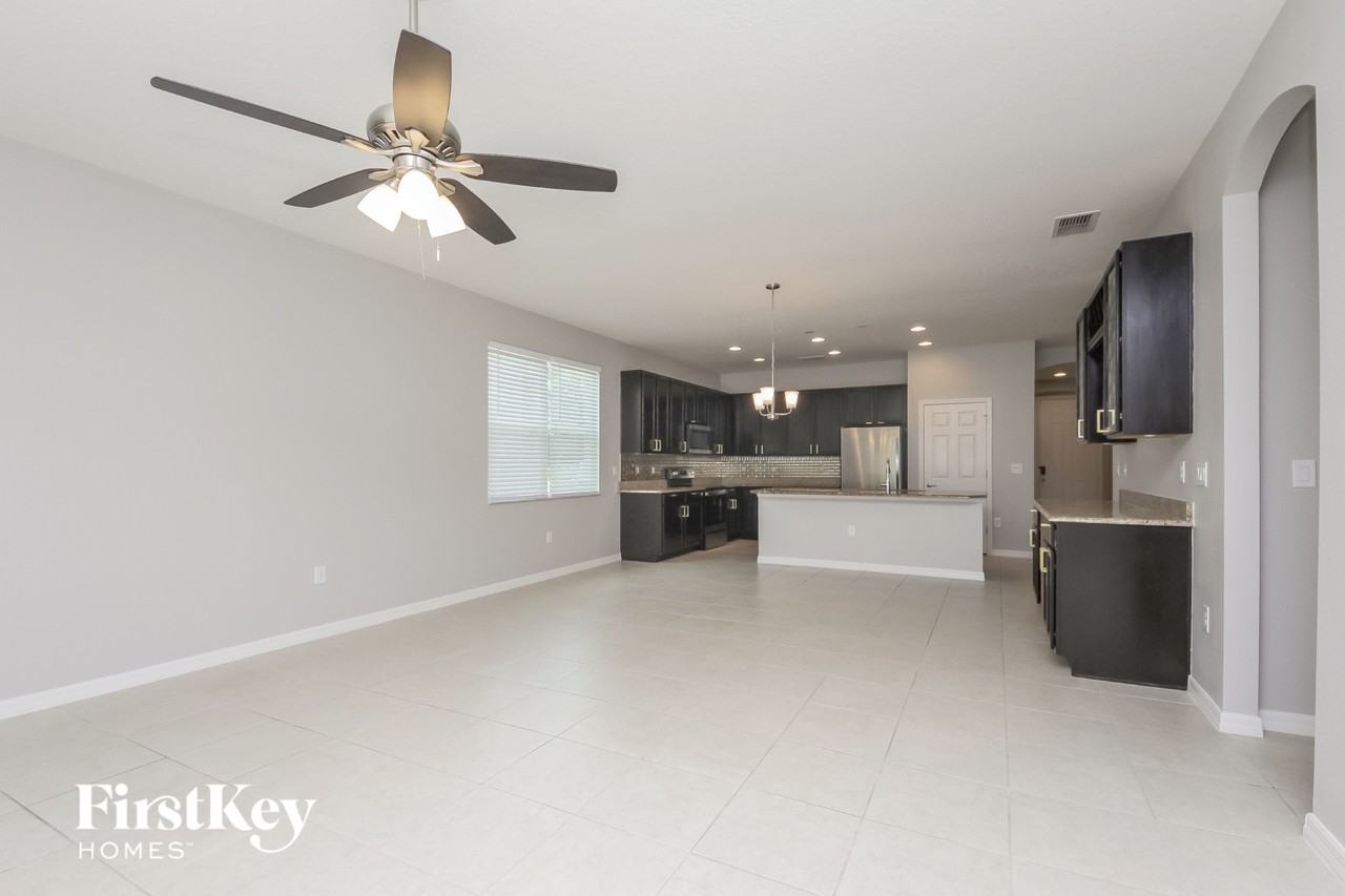 1161 Merion Dr - Photo 4 of 15