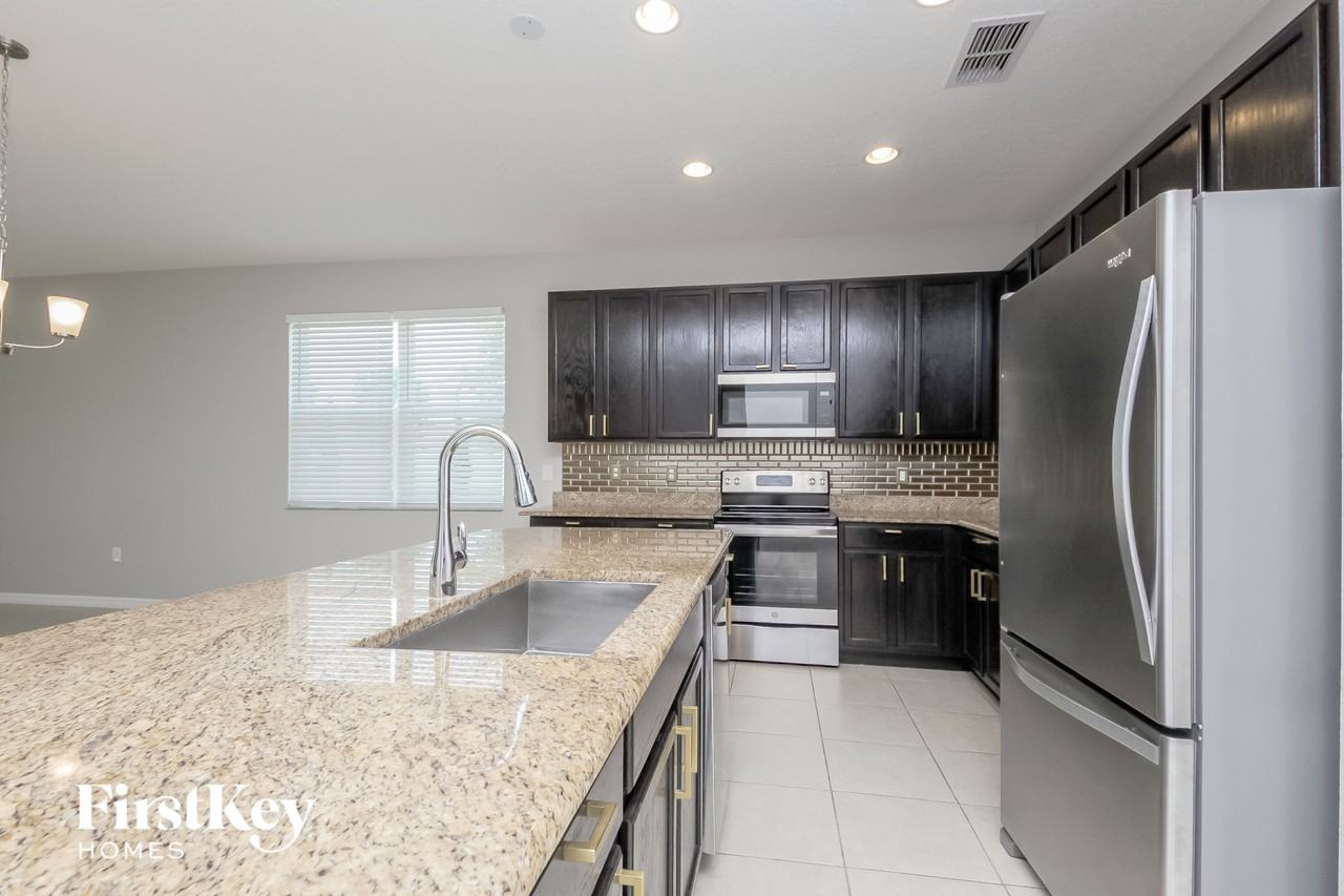 1161 Merion Dr - Photo 6 of 15