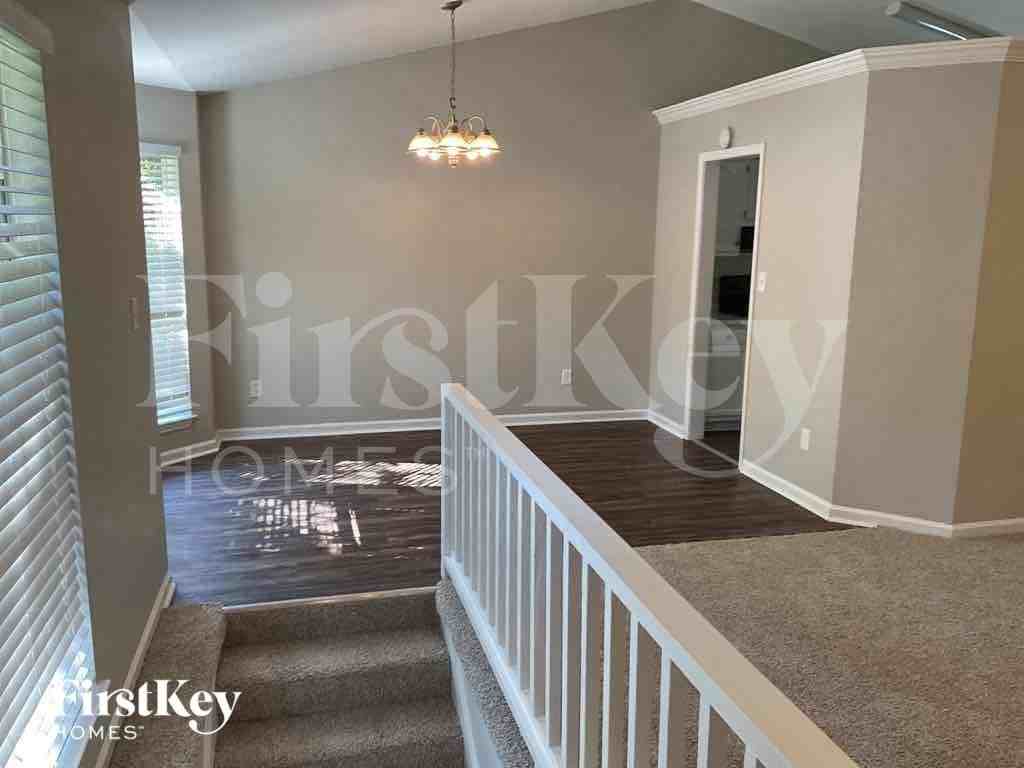 2625 Denise Dr - Photo 3 of 10