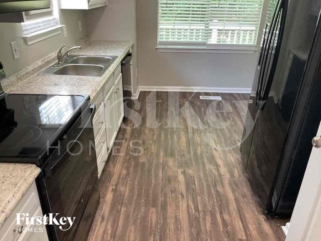2625 Denise Dr - Photo 5 of 10