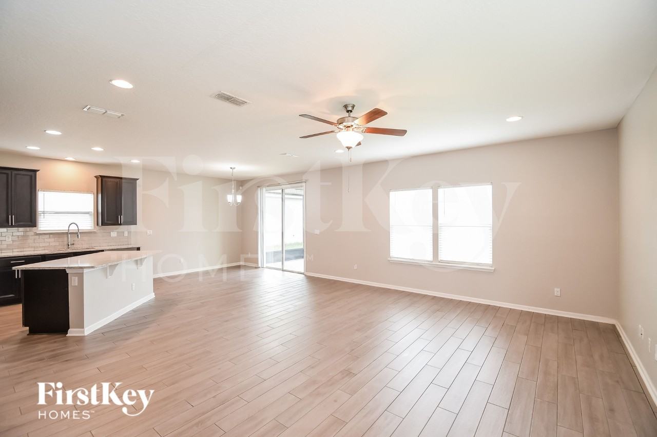 8169 Dancing Fox St - Photo 3 of 17