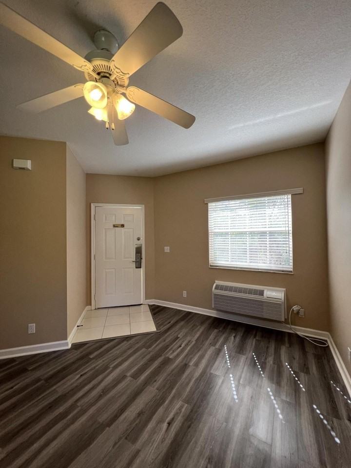 8242 Mulligan Cir #B - Photo 4 of 8