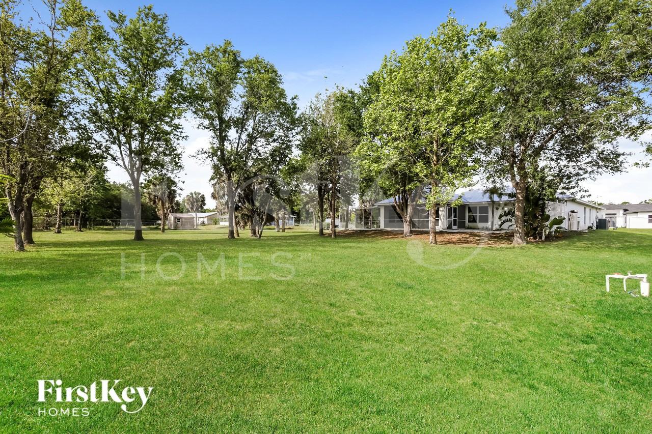 420 Desoto Ave - Photo 2 of 16