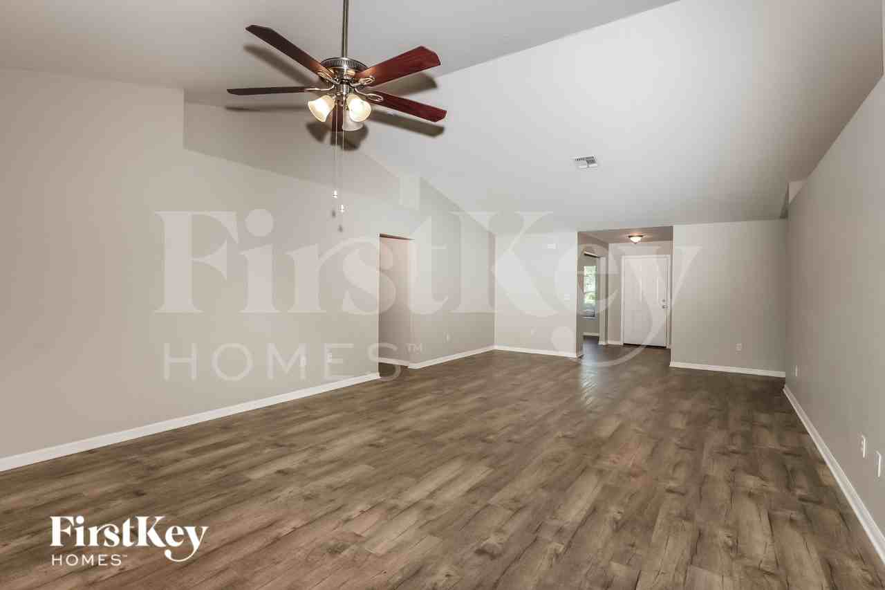 420 Desoto Ave - Photo 3 of 16