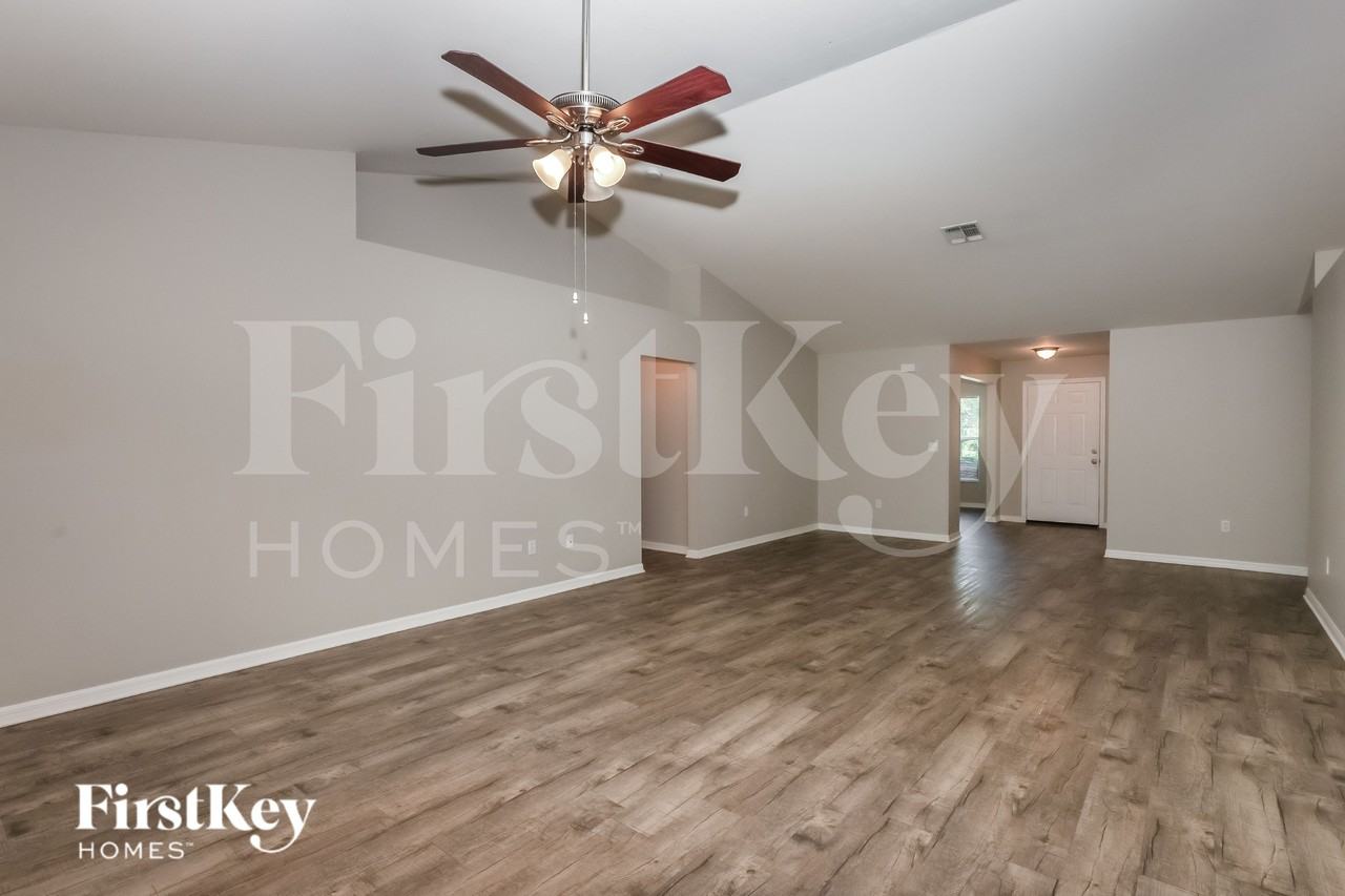 420 Desoto Ave - Photo 4 of 16