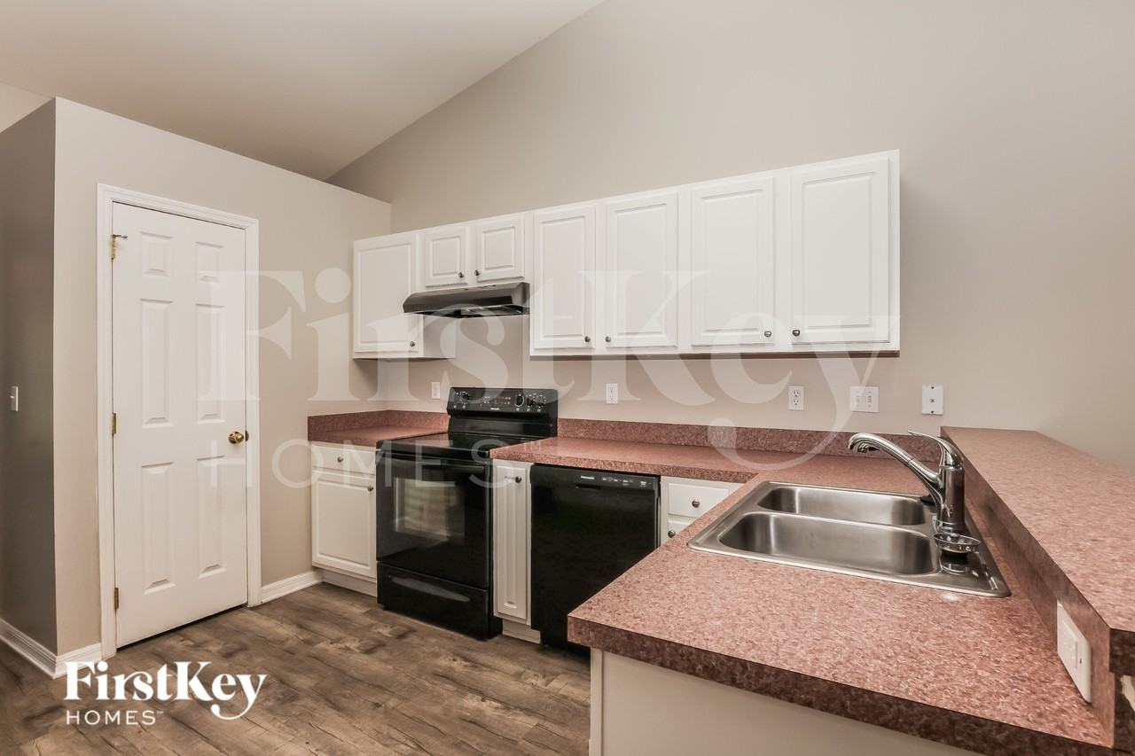 420 Desoto Ave - Photo 5 of 16