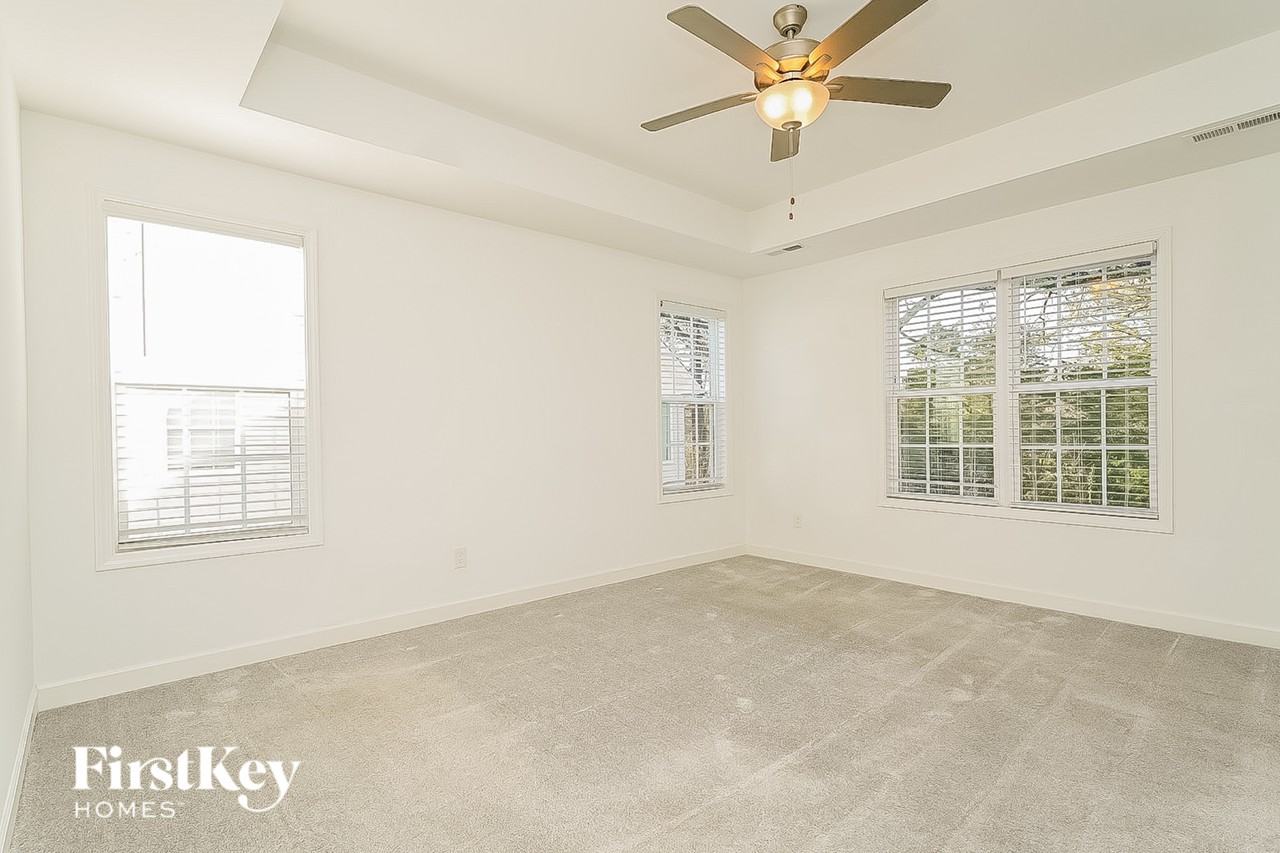 1816 Yarborough Dr - Photo 7 of 15