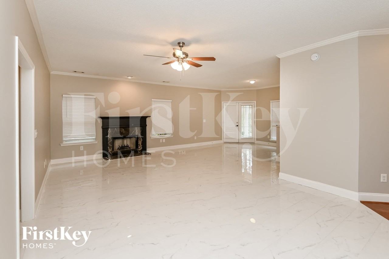 8610 Taybrook Dr - Photo 5 of 15