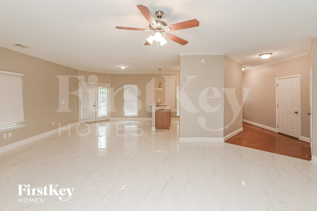 8610 Taybrook Dr - Photo 6 of 15