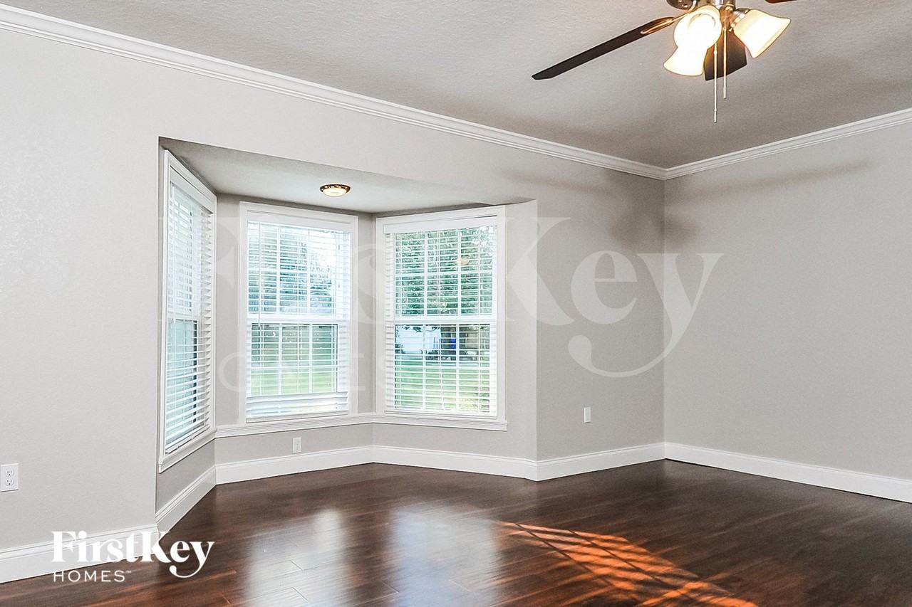 4635 Dillwyn Dr - Photo 2 of 15