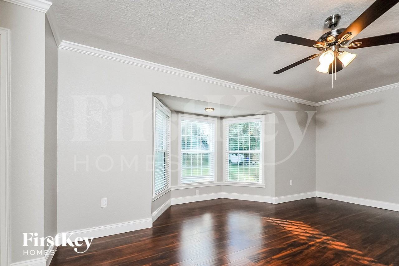 4635 Dillwyn Dr - Photo 4 of 15