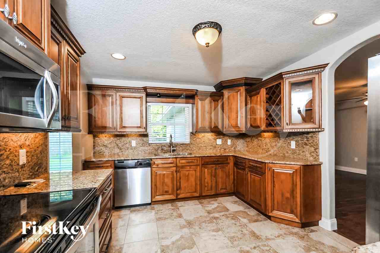 4635 Dillwyn Dr - Photo 6 of 15
