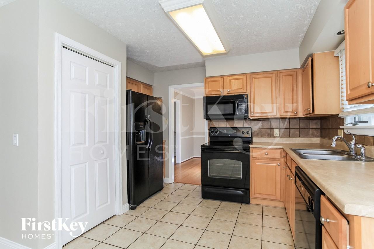 5873 Gilmore Dr - Photo 6 of 15