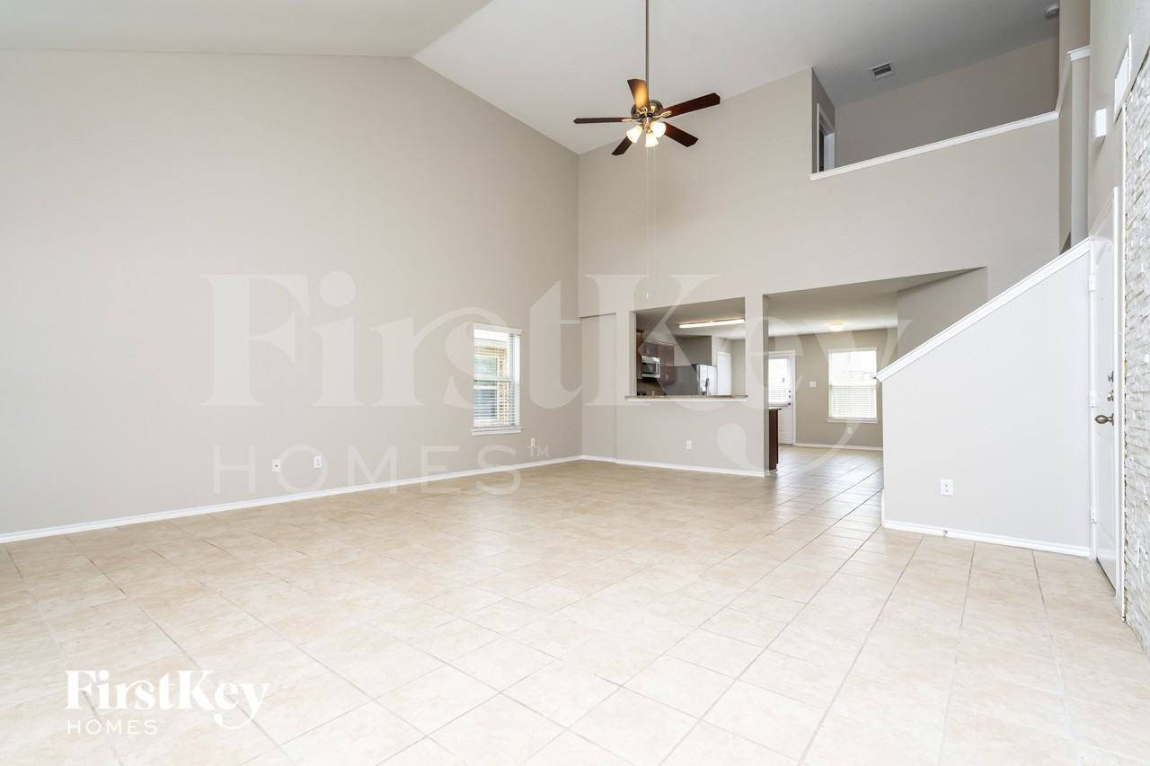 2212 Tombstone Rd - Photo 2 of 15
