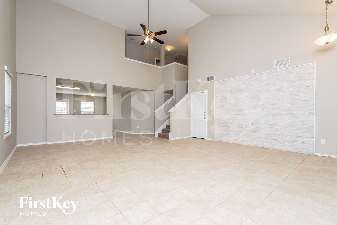 2212 Tombstone Rd - Photo 4 of 15