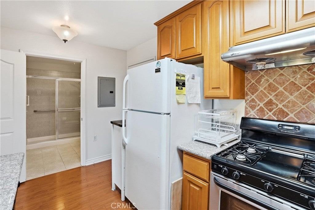 17888 Alburtis Ave - Photo 4 of 25