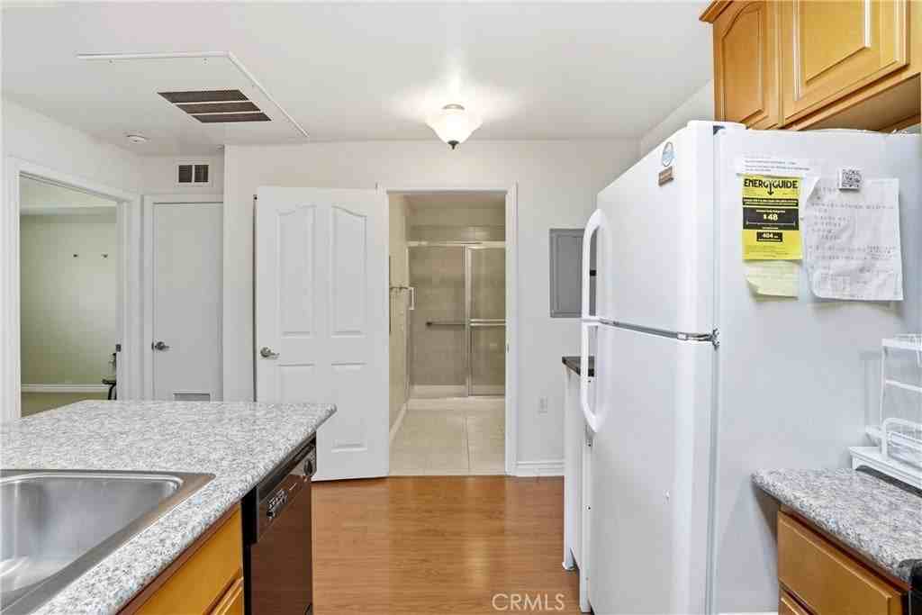 17888 Alburtis Ave - Photo 5 of 25