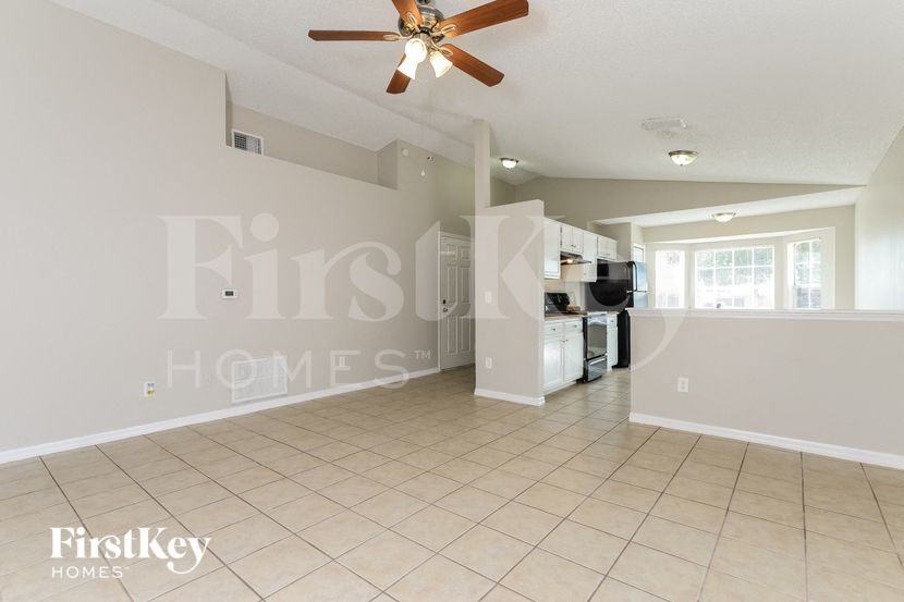 7547 Groveoak Dr - Photo 4 of 15