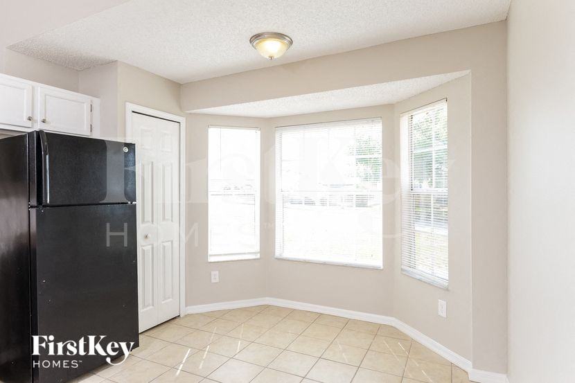 7547 Groveoak Dr - Photo 6 of 15