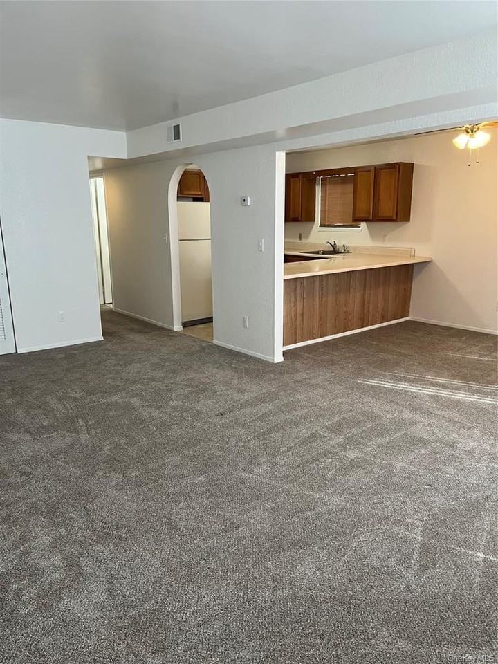 105 Pine Hollow Way - Photo 5 of 10