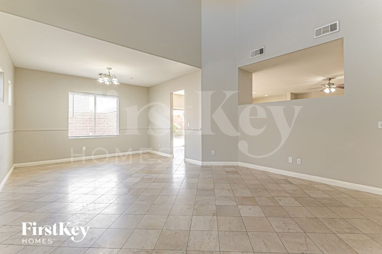 6341 Heather Creek Pl - Photo 4 of 19
