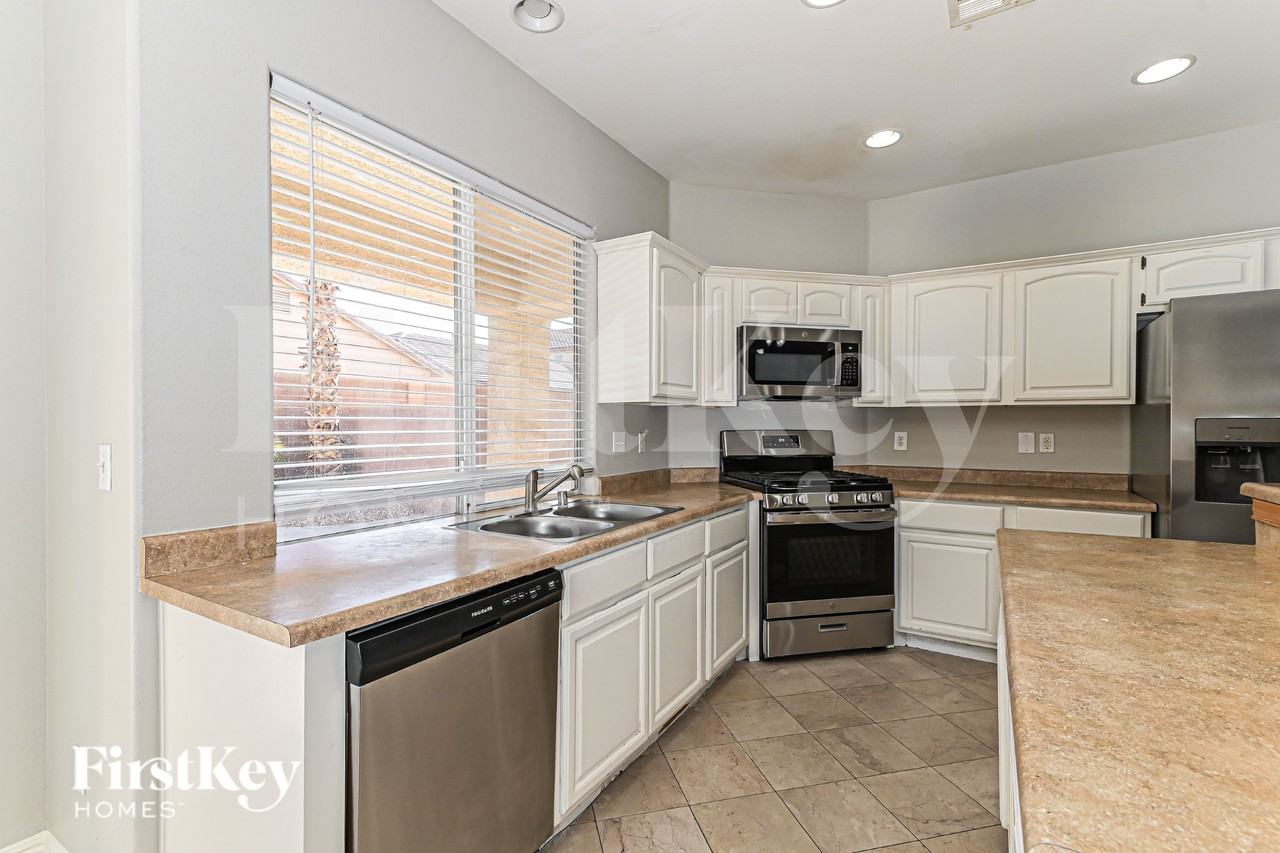 6341 Heather Creek Pl - Photo 7 of 19