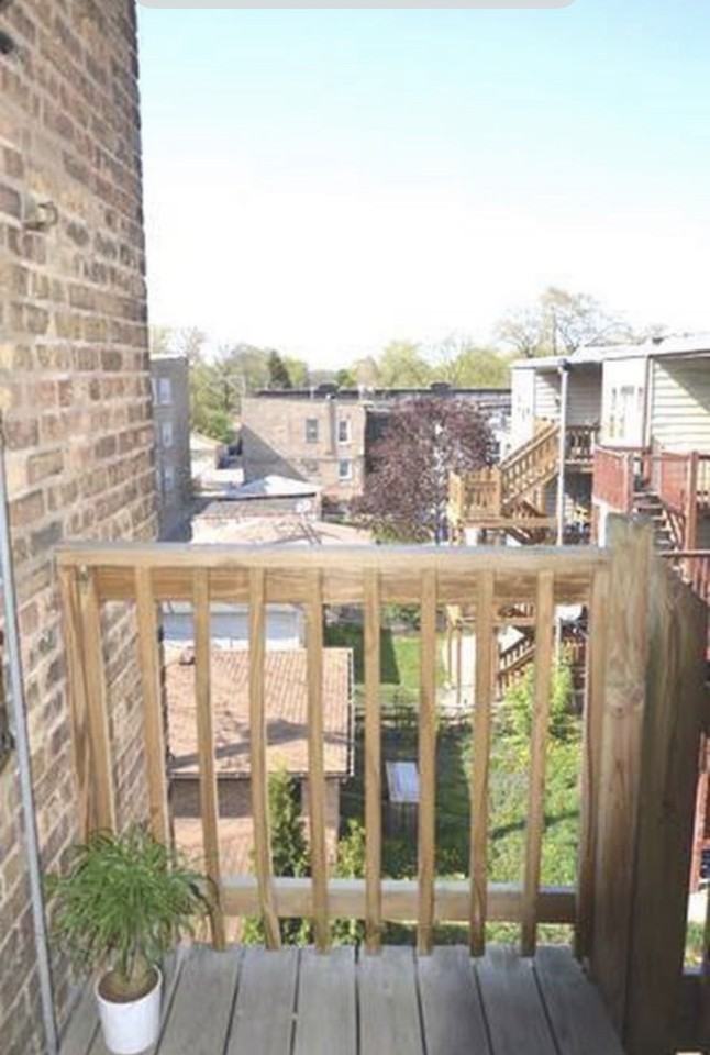 4444 W Gunnison St Apt 3 - Photo 2 of 8