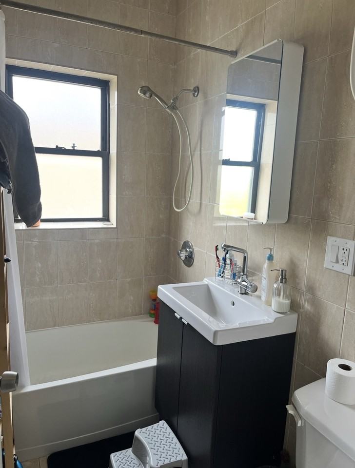 4444 W Gunnison St Apt 3 - Photo 6 of 8