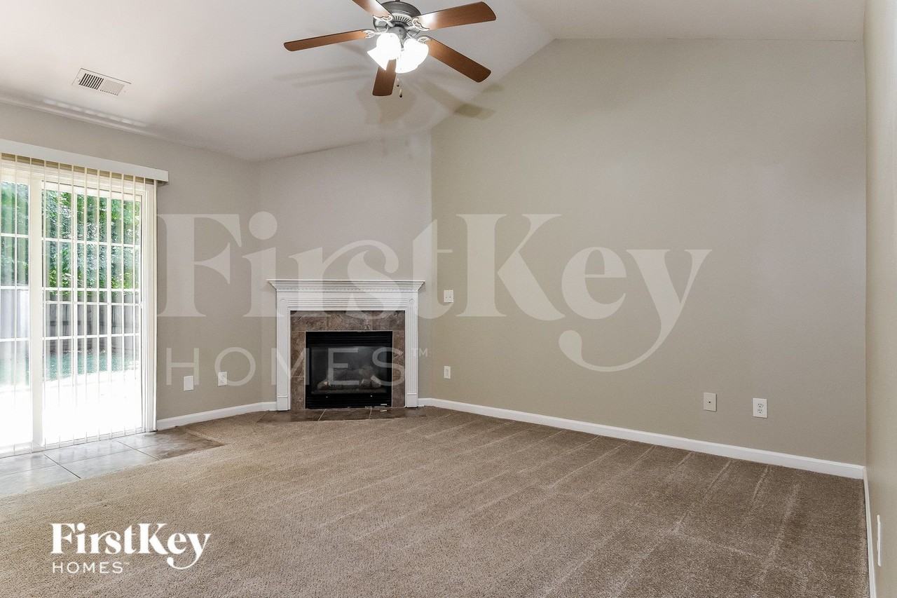 3922 Bluestem Dr - Photo 3 of 16