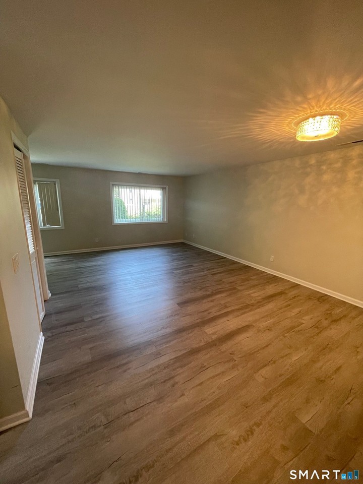 31 Stuart Ave - Photo 3 of 15