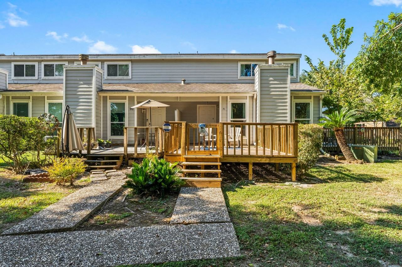71 Hideaway Dr