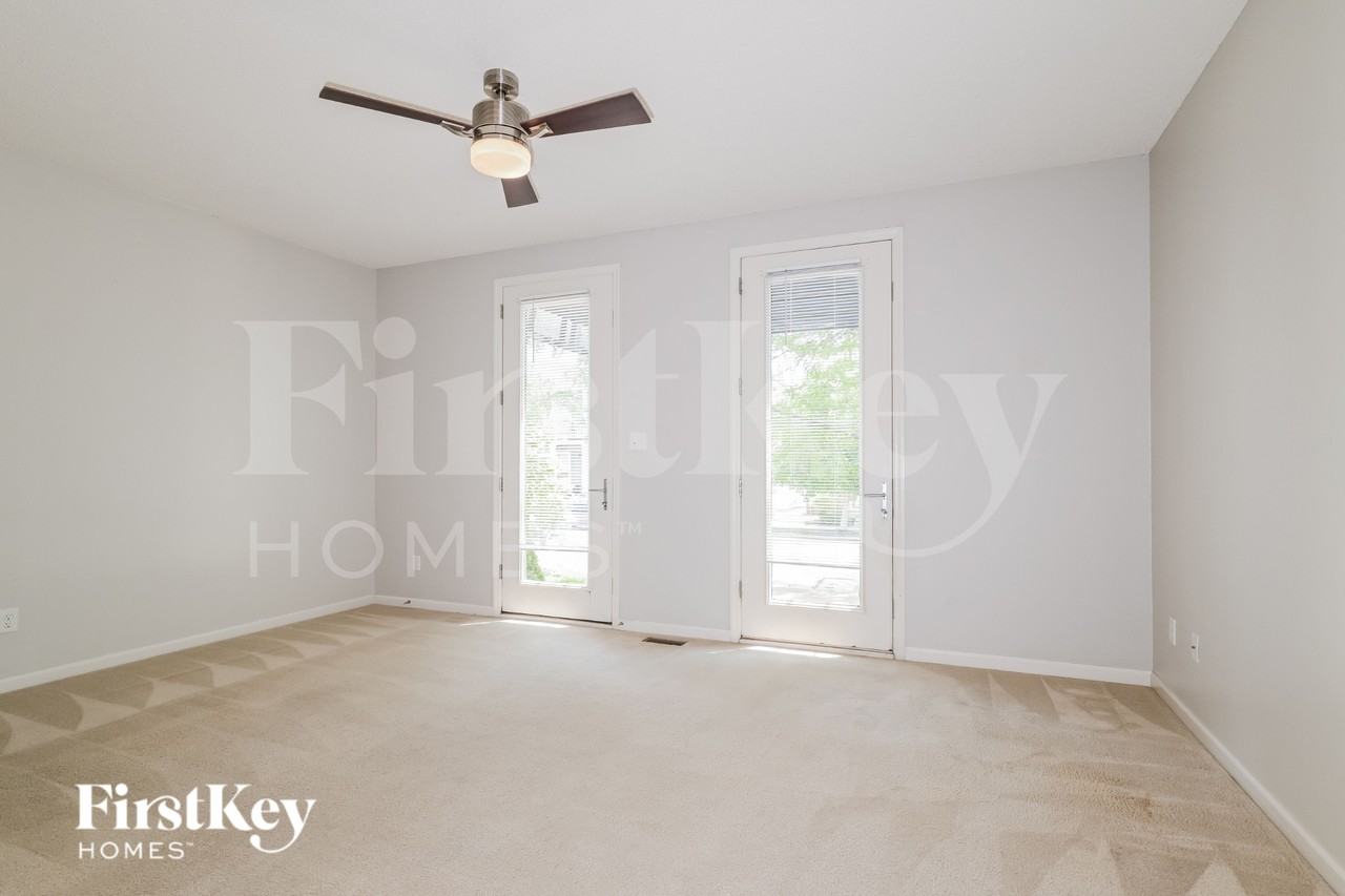 3238 Starkville St - Photo 4 of 16