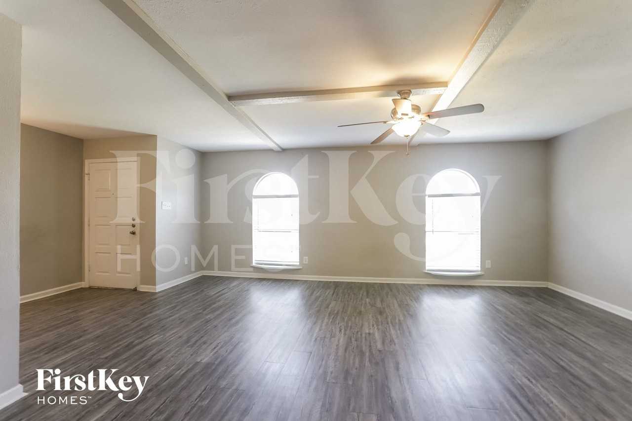 24011 Reagon Canyon Dr - Photo 3 of 15