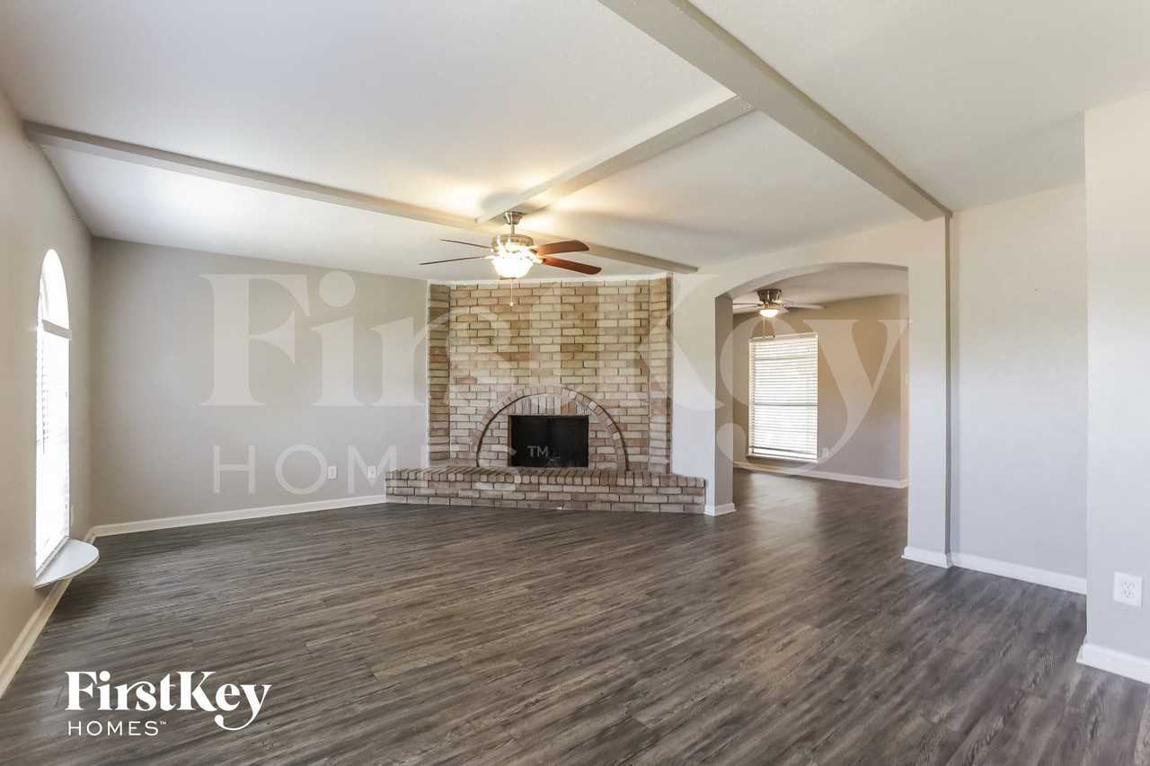 24011 Reagon Canyon Dr - Photo 4 of 15